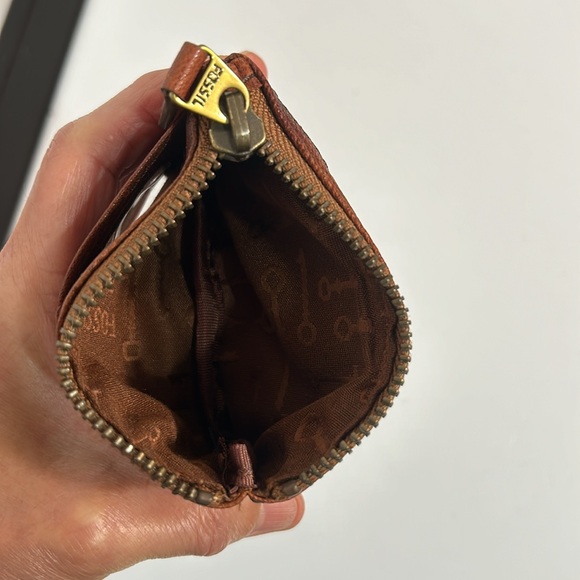 FOSSILE BROWN LEATHER ZIPPED COIN WALLET - Picture 3 of 5